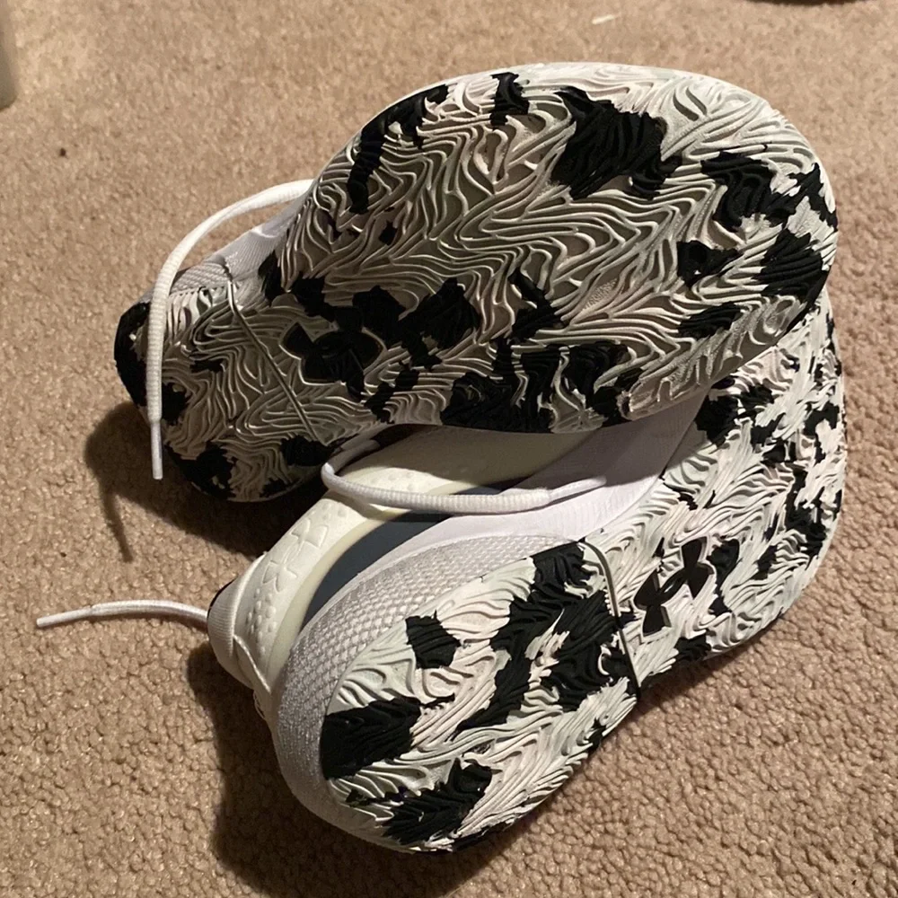 Under Armour - Picture 4 of 4